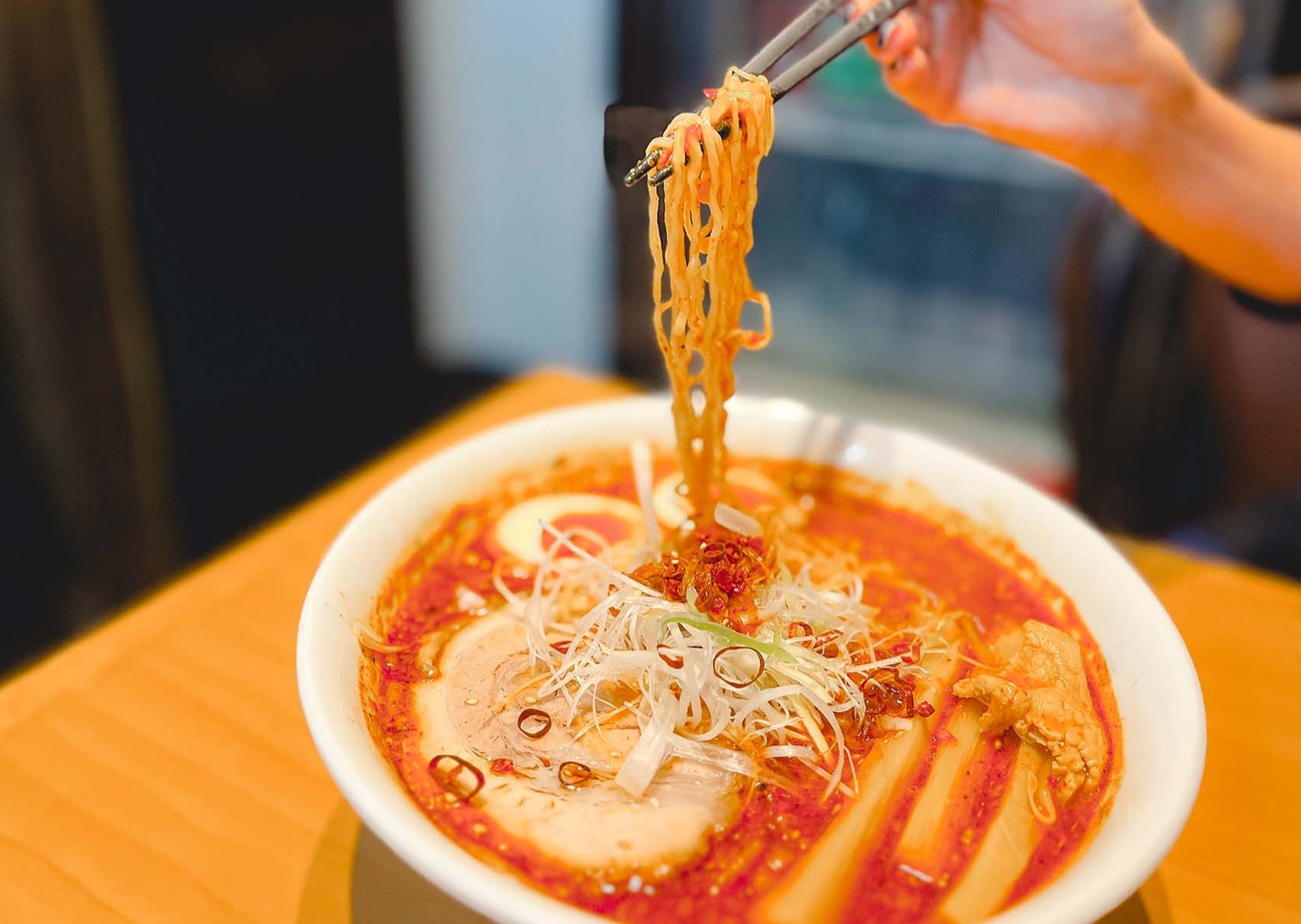 テナント退去からの再起。〈のすけ〉の激辛ラーメンで胃からポカポカに