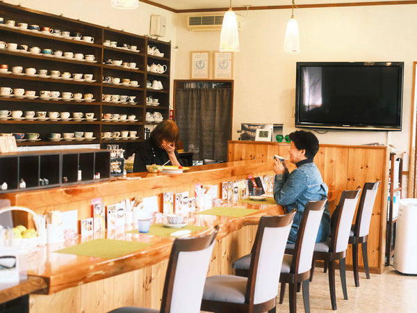 “評価”よりも、“好き”を選んで。 喫茶とアートが交わる場所〈小さな美術館ミモザ〉。【美保野】