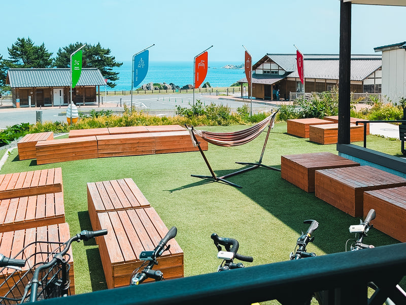 海色のソフトクリームを求めて〈WHARF TANECHI〉へ。【種差】