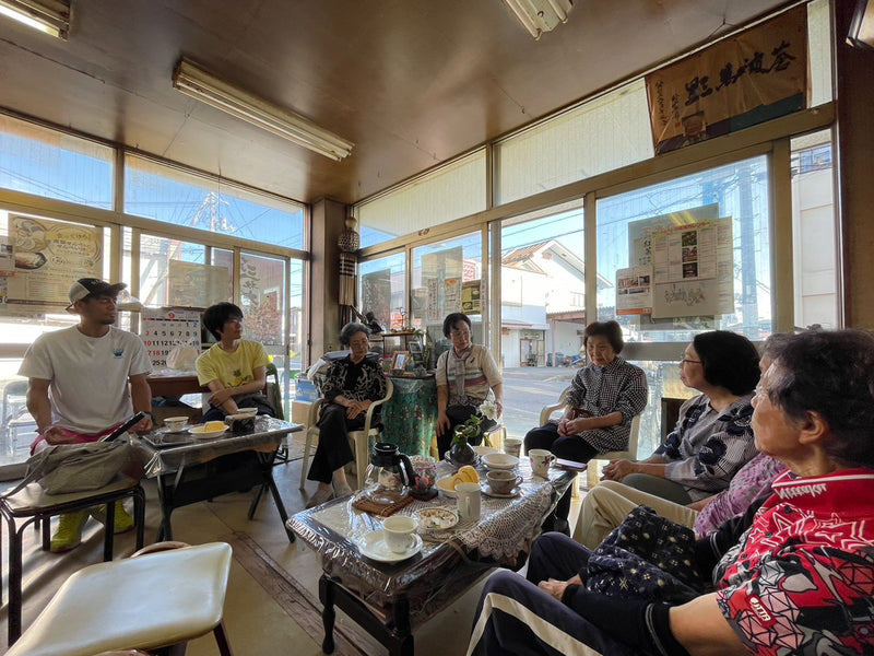 地域の高齢者が集まる豊かな場を引き継ぐ。〈せんべい喫茶〉から〈喫茶ヘバナ〉へ。【鍛冶町】