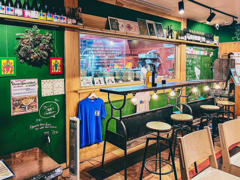 ワイン醸造所を併設したハンバーガー専門店〈ブロンズグリル〉で本場