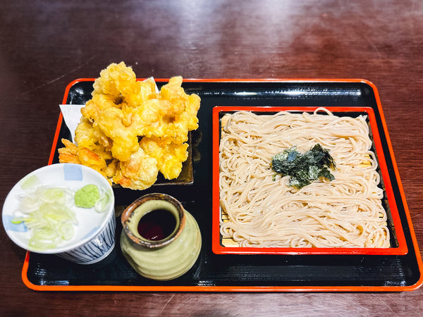 飲める鶏天”に、本格スパイスカレーも！？ 〈手打ちそば 寧〉で味わう