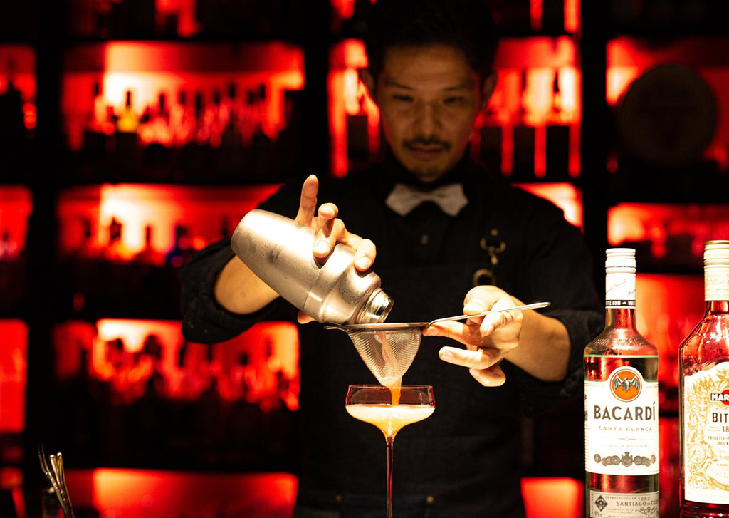 ねこバーバー様　ご確認用　カクテル ①　② あちらのお客様からです」って本当にあるの？ 〈シャドー・バー〉に